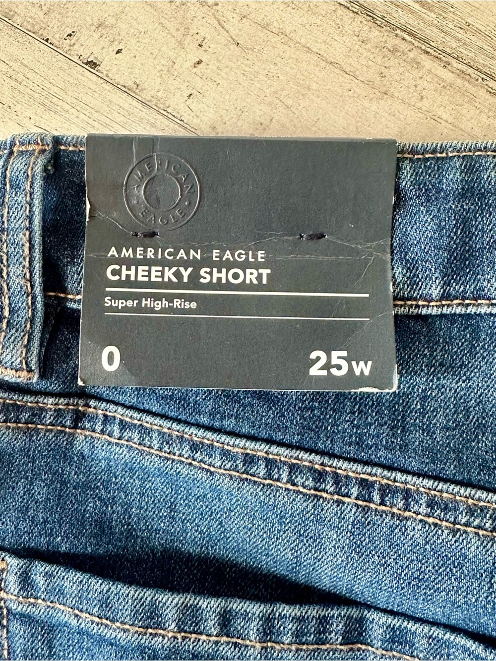 NWT American Eagle Cheeky Short Super High Rise Jeans 0 25W - Picture 5 of 7